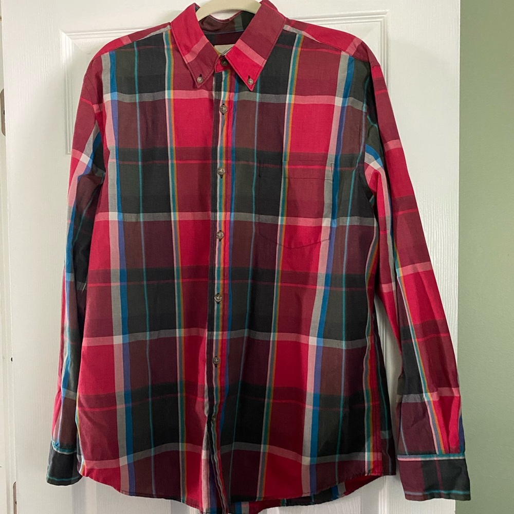 Men’s plaid button up shirt
